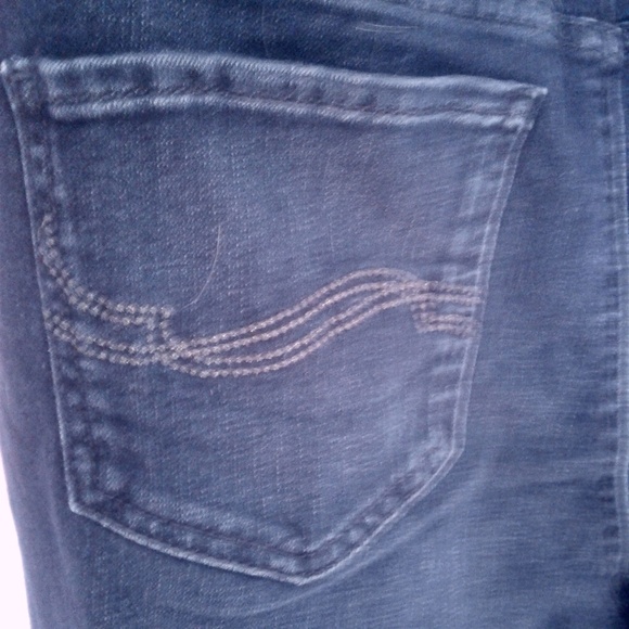 π Croft & Barrow Premium Denim Capris - Picture 5 of 9
